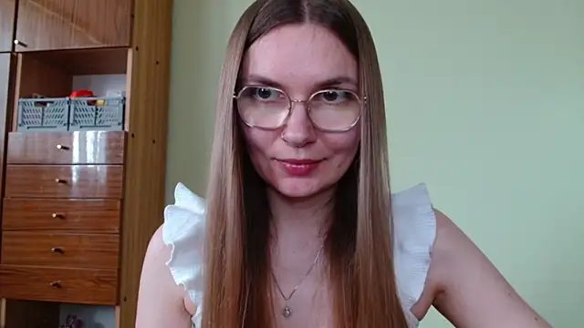 Snapshot of LooveELLYx chatting on 05.06.26 LooveELLYx online show from 05.06.26