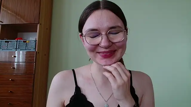 Snapshot of LooveELLYx chatting on 05.08.26 LooveELLYx online show from 05.08.26
