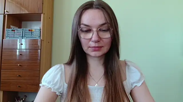 Snapshot of LooveELLYx chatting on 05.25.26 LooveELLYx online show from 05.25.26