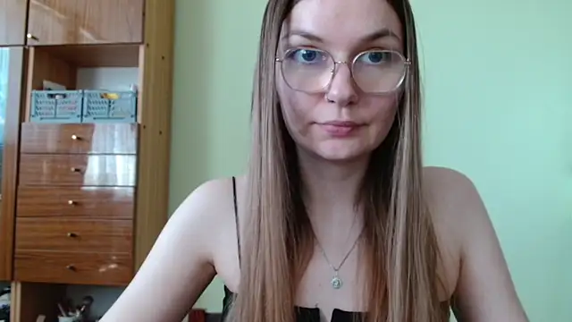Snapshot of LooveELLYx chatting on 05.27.26 LooveELLYx online show from 05.27.26