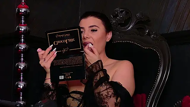 Snapshot of MistressEly chatting on 07.18.26 MistressEly online show from 07.18.26