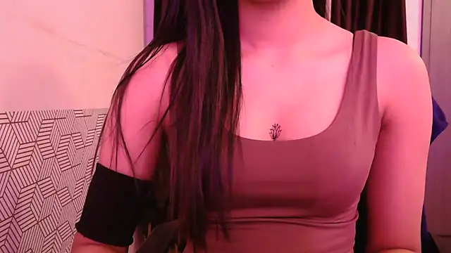 Snapshot of Tathiraa chatting on 02.26.26 Tathiraa online show from 02.26.26