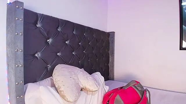 GraceWallace  online show from 09.14.25