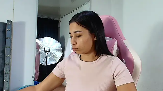 GraceWallace  online show from 04.25.26