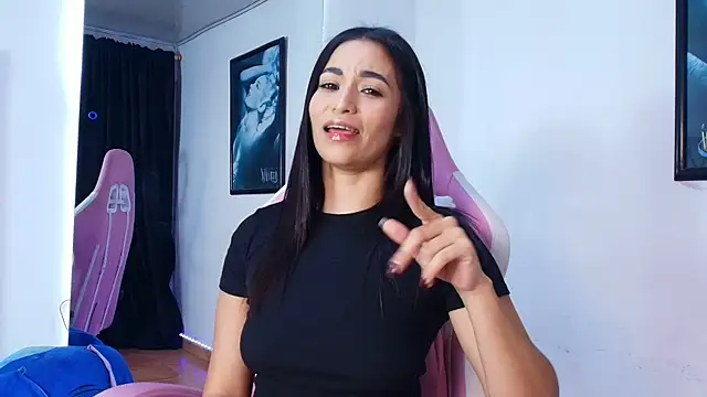 Snapshot of GraceWallace_ chatting on 07.17.26 GraceWallace online show from 07.17.26