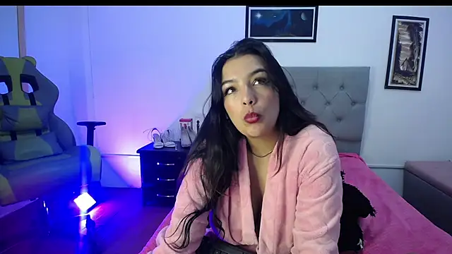 Snapshot of Esmeraldaa- chatting on 09.29.25 Esmeraldaa- online show from 09.29.25