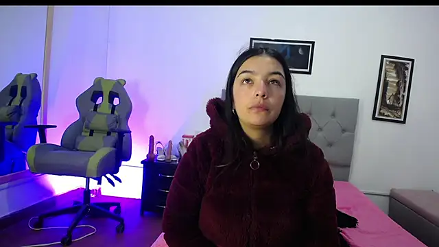 Snapshot of Esmeraldaa- chatting on 10.01.25 Esmeraldaa- online show from 10.01.25