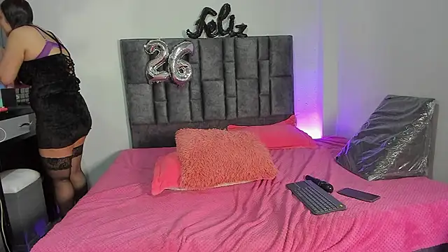 Snapshot of Esmeraldaa- chatting on 03.11.26 Esmeraldaa- online show from 03.11.26