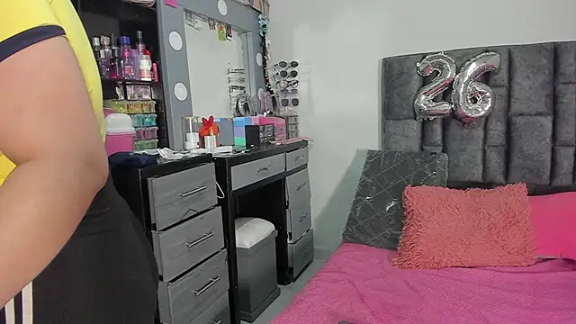 Snapshot of Esmeraldaa- chatting on 03.19.26 Esmeraldaa- online show from 03.19.26