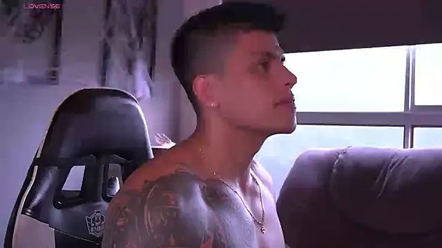 tyler muscle1 online show from 10.22.25