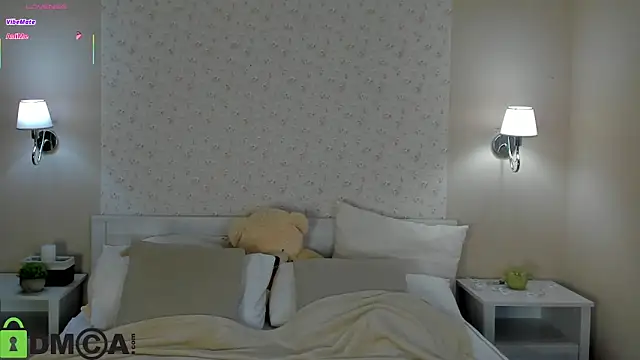 Chloee White online show from 04.10.26