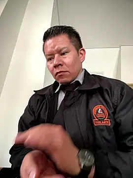 Manu0586 online show from 01.12.26