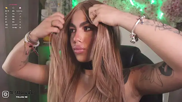 Snapshot of Miila_snow chatting on 09.26.25 Miila snow online show from 09.26.25