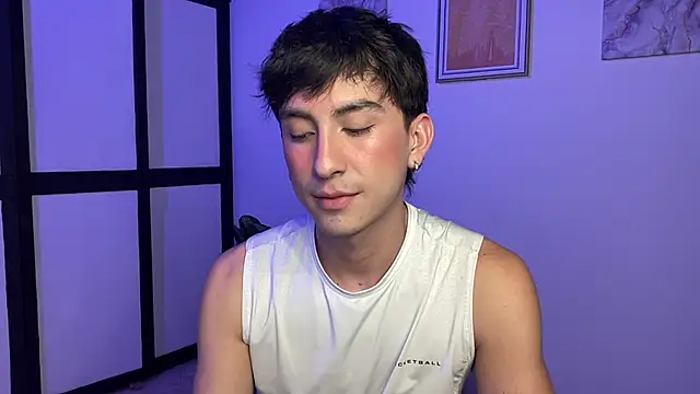 Snapshot of sweettaaron01 chatting on 06.03.26 sweettaaron01 online show from 06.03.26