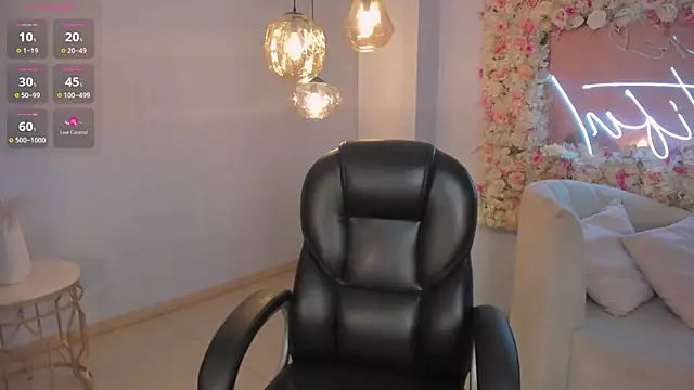 SarahYates online show from 04.14.26