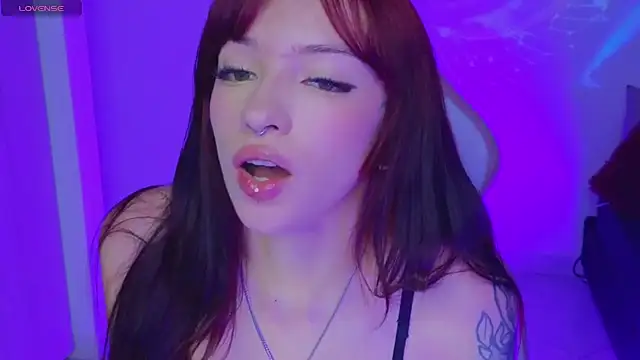 Moonlightt 21 online show from 12.18.25