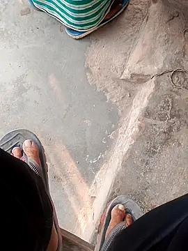 CatchingBouquet online show from 12.04.25