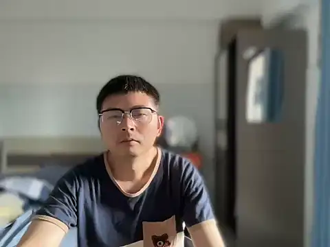 Snapshot of hardysuning chatting on 11.01.25 hardysuning online show from 11.01.25