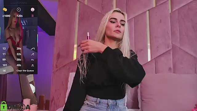 SelenaDaze online show from 11.24.25