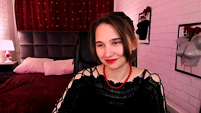 TessaMill online show from 11.10.25