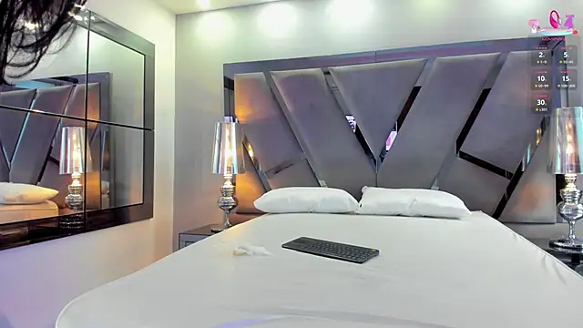 Snapshot of miamirage_ chatting on 10.06.25 miamirage  online show from 10.06.25