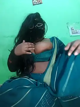 Dassing strip couple online show from 02.08.26