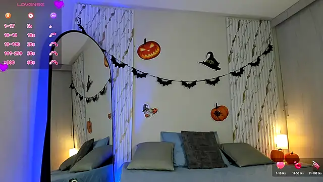 MissVioleet  online show from 10.23.25