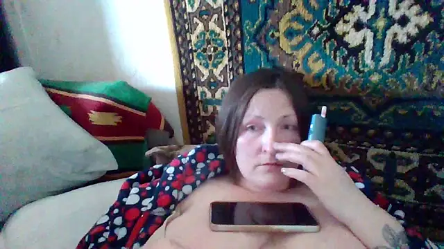 Snapshot of AllaSowinskaya chatting on 04.05.26 AllaSowinskaya online show from 04.05.26