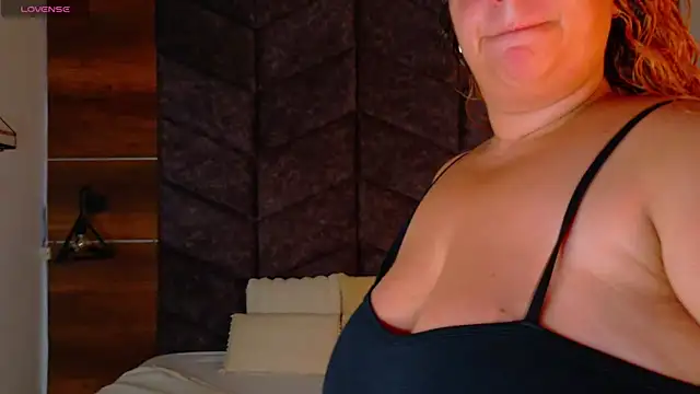 Snapshot of JenaCooper_ chatting on 04.27.26 JenaCooper online show from 04.27.26