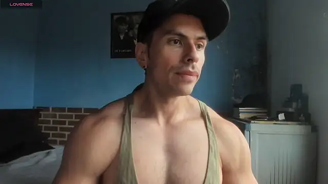 Snapshot of justinkarter chatting on 05.05.26 justinkarter online show from 05.05.26