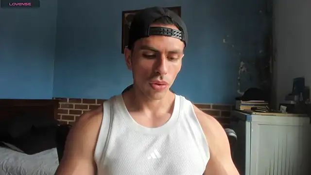 Snapshot of justinkarter chatting on 05.15.26 justinkarter online show from 05.15.26
