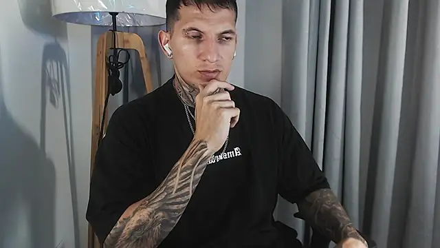 Snapshot of Shane_Clay chatting on 09.10.25 Shane Clay online show from 09.10.25