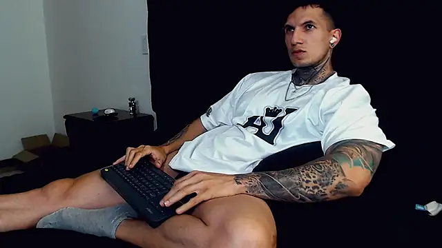 Snapshot of Shane_Clay chatting on 09.25.25 Shane Clay online show from 09.25.25