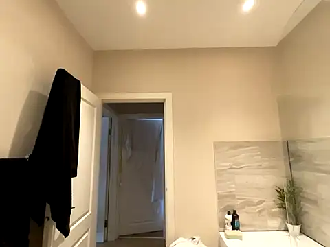 FrancescaXO online show from 10.16.25