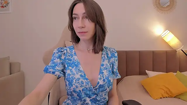 GoodGlamorGirl online show from 10.31.25