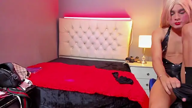 Snapshot of MiaMalkoba chatting on 09.29.25 MiaMalkoba online show from 09.29.25