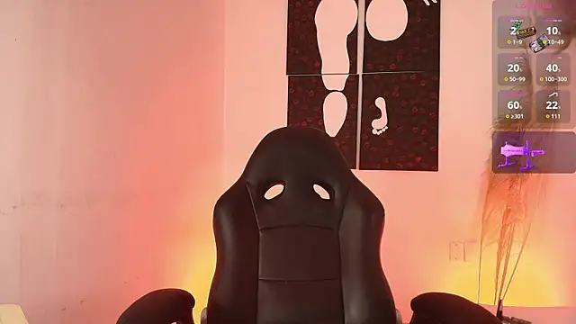 Snapshot of Iamlola_ chatting on 10.11.25 Iamlola online show from 10.11.25