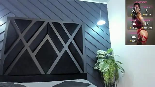 zoe martins  online show from 11.18.25