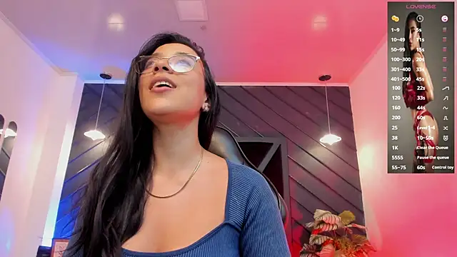 zoe martins  online show from 01.06.26