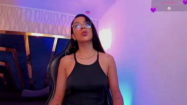 zoe martins  online show from 02.14.26