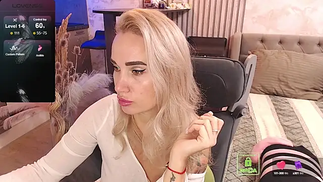 FreeBerryMILF online show from 10.15.25