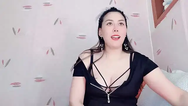 Snapshot of Eve5215 chatting on 09.19.25 Eve5215 online show from 09.19.25