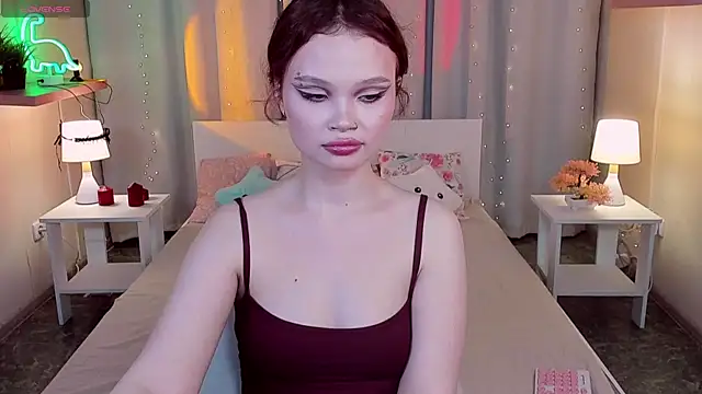 Snapshot of EmilyChaves chatting on 06.24.26 EmilyChaves online show from 06.24.26