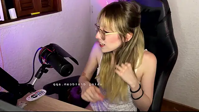 Snapshot of ReenKitty chatting on 06.02.26 ReenKitty online show from 06.02.26