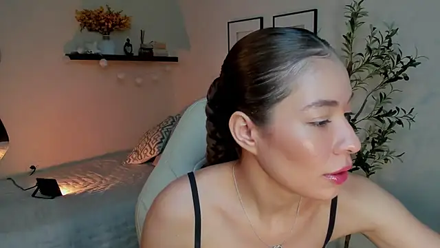 isabella-garcia- online show from 04.16.26