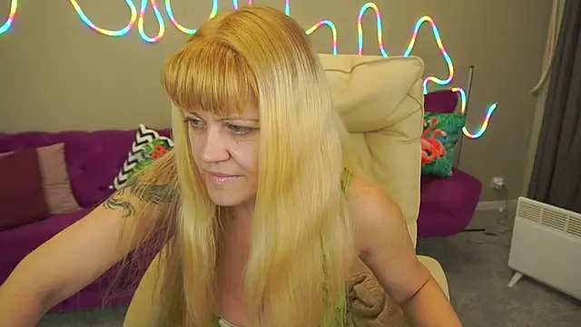 BellaLaPetit online show from 10.24.25