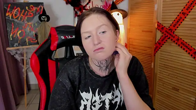 ayakskalermonss online show from 10.18.25