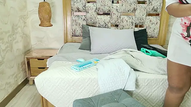 ZOLEY WATSON online show from 11.23.25