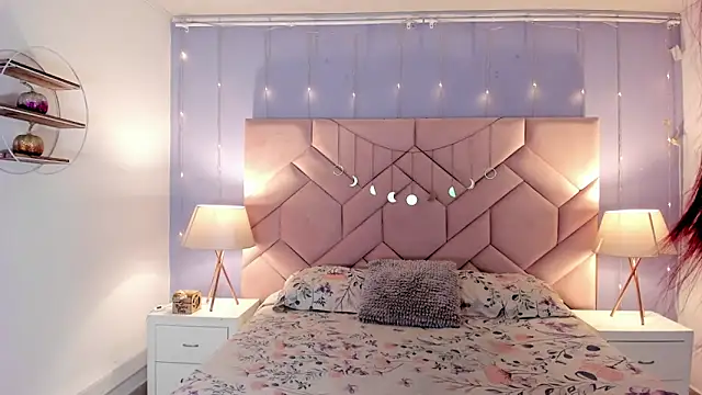 Camila Rivers online show from 09.13.25