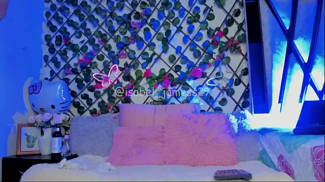 Snapshot of isabel_jaames chatting on 06.14.26 isabel jaames online show from 06.14.26
